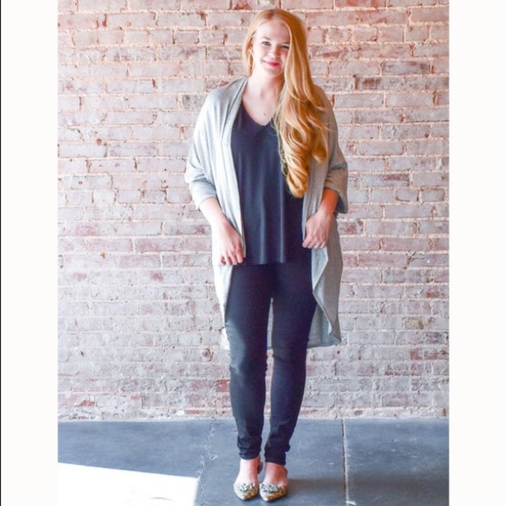 Plus Size Curvy (2X,3X) Gray Slouch Kimono